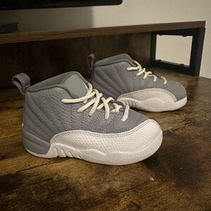 Kids Jordan 12 Sneakers